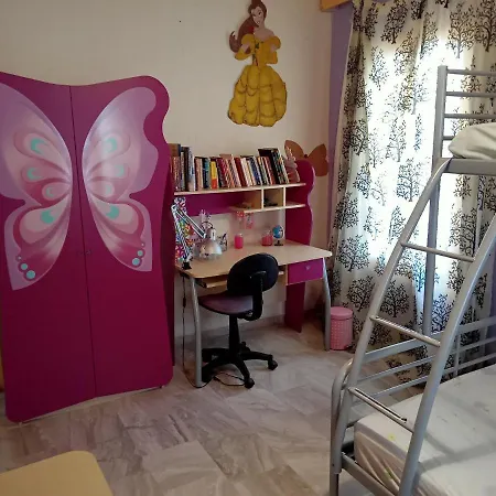 Cosy Villa With Garden Near The Beach In Greece بيت للعطل